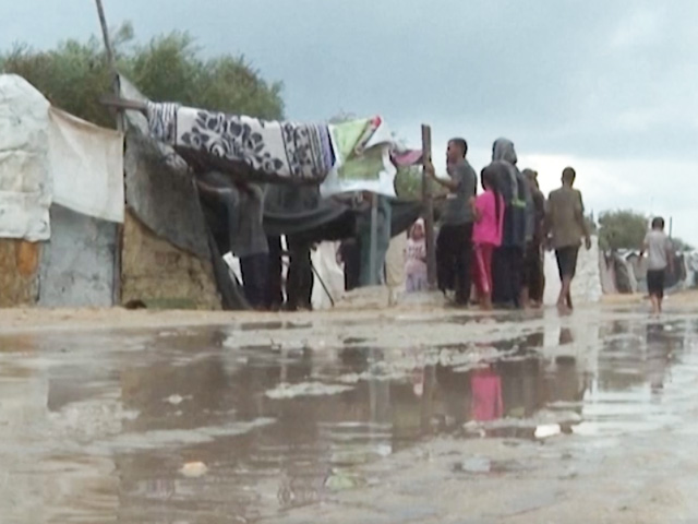 Heavy Flooding Compounds Lives Of Displaced Palestinians At Gaza Strip