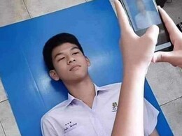 जुगाड़ हो तो ऐसा, छात्रों ने पासपोर्ट साइज फोटो क्लिक करने की खोजी निंजा टेक्निक, यूजर्स बोले- हार्ड वर्क ब्रो...