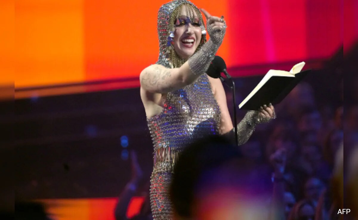 MTV VMAs 2024: Chappell Roan Dedicates Her Award To LGBTQ+ Community: "I Understand You Because I Am One Of You"