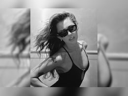 Miley Cyrus Faces Lawsuit For Allegedly "Copying" Bruno Mars' Song In <I>Flowers</I> Miley Cyrus Faces Lawsuit For Allegedly "Copying" Bruno Mars' Song In <I>Flowers</I>