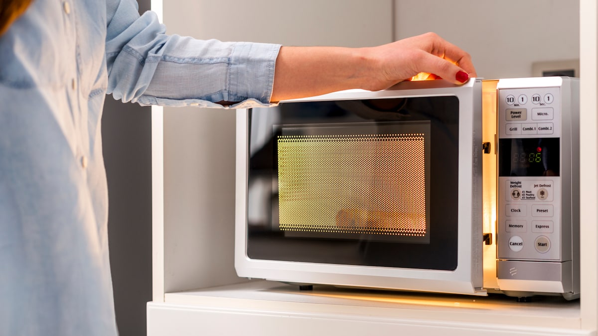 5 Microwave Mistakes You're Probably Making (And How To Fix Them)