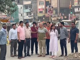 आम आदमी पार्टी ने छेड़ी दिल्ली को 'गड्ढा मुक्त' करने की मुहिम, सड़कों पर उतरे CM आतिशी, मंत्री सौरभ भारद्वाज आम आदमी पार्टी ने छेड़ी दिल्ली को 'गड्ढा मुक्त' करने की मुहिम, सड़कों पर उतरे CM आतिशी, मंत्री सौरभ भारद्वाज