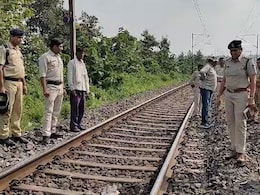 उत्तराखंड में दीपावली से पहले बड़ी साजिश का पर्दाफाश, देहरादून रेलवे ट्रैक पर मिला डेटोनेटर उत्तराखंड में दीपावली से पहले बड़ी साजिश का पर्दाफाश, देहरादून रेलवे ट्रैक पर मिला डेटोनेटर