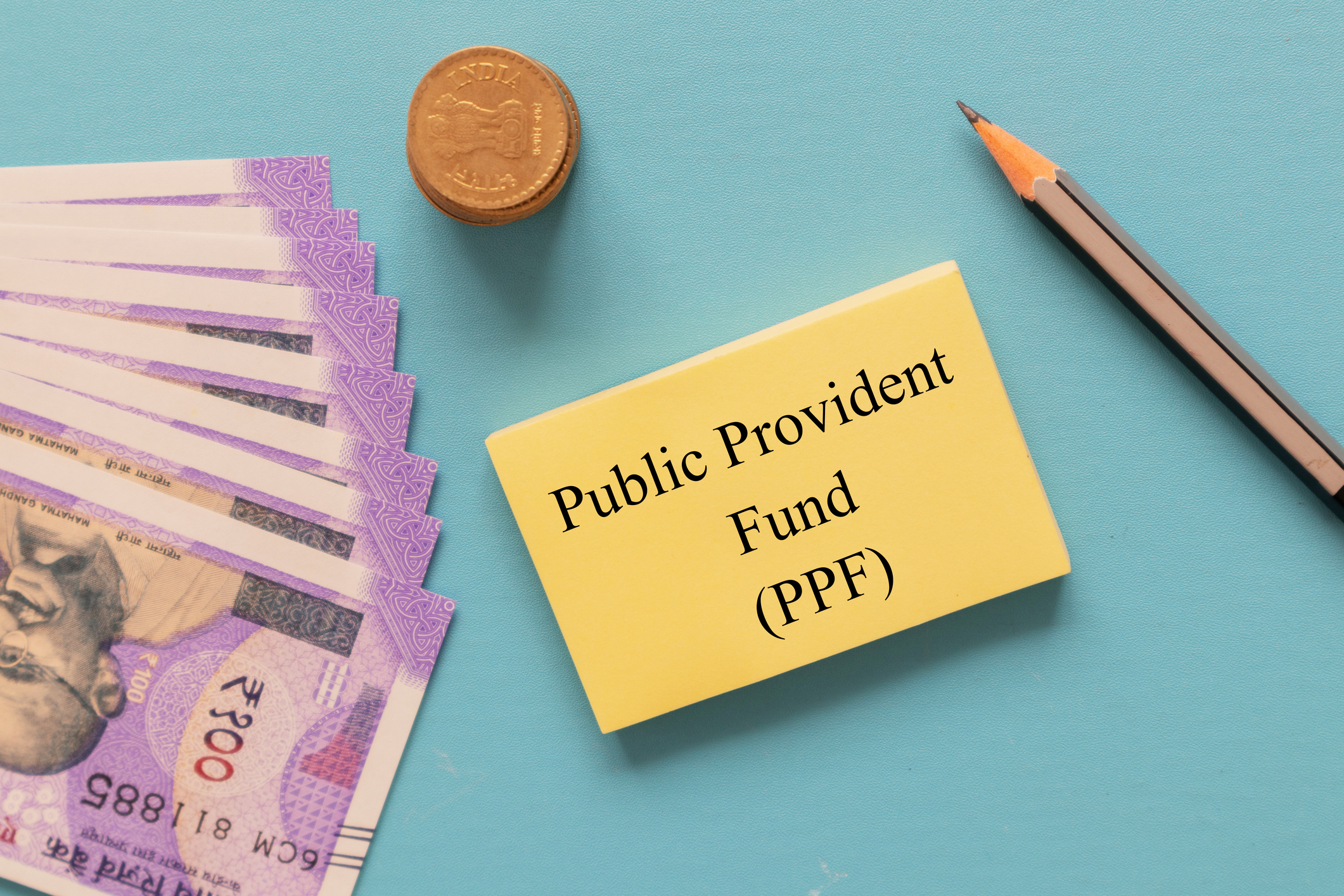 PPF अकाउंट की मैच्योरिटी के बाद क्या करें? पैसे निकालें या बढ़ाएं? जानें क्या है बेस्ट ऑप्शन और टैक्स बचाने का 'EEE' फॉर्मूला