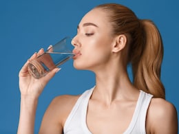 Health Tips: हे अमृतासमान पाणी प्यायल्यास मिळतील हजारो फायदे, अनेक रोगांवर रामबाण उपाय Health Tips: हे अमृतासमान पाणी प्यायल्यास मिळतील हजारो फायदे, अनेक रोगांवर रामबाण उपाय