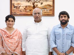 कांग्रेस के टिकट पर चुनावी दंगल में उतरने की तैयारी, विनेश और बजरंग ने रेलवे से दिया इस्तीफा कांग्रेस के टिकट पर चुनावी दंगल में उतरने की तैयारी, विनेश और बजरंग ने रेलवे से दिया इस्तीफा