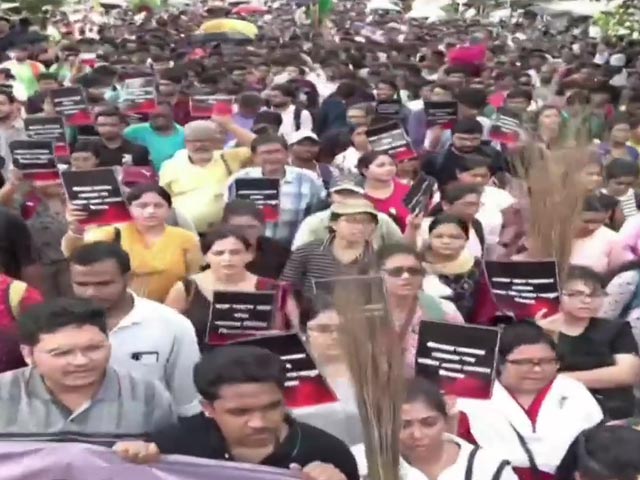 On Collision Course With State, Bengal Doctors March To Health Secretariat