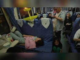 चीन में ट्रेन के जनरल डिब्बे का हाल देख घूमा इस यूट्यूबर का सिर, बोला- ऐसा तो इंडिया में भी नहीं देखा चीन में ट्रेन के जनरल डिब्बे का हाल देख घूमा इस यूट्यूबर का सिर, बोला- ऐसा तो इंडिया में भी नहीं देखा