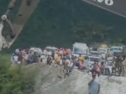 उत्तराखंड के चमोली में फंसे बांसवाड़ा के 100 यात्री, भीषण लैंडस्लाइड के बाद 50 घंटे की रेस्क्यू