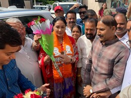 दिया कुमारी कोटा पहुंची, कहा- हाड़ौती में पर्यटन को मिलेगा बढ़ावा दिया कुमारी कोटा पहुंची, कहा- हाड़ौती में पर्यटन को मिलेगा बढ़ावा