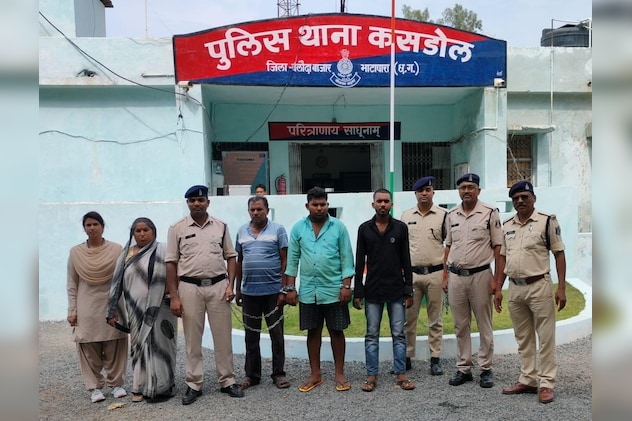 पुलिस की गिरफ्त में आरोपी. पुलिस की गिरफ्त में आरोपी.