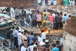 9 Of Family Dead As Building Collapses In UP, Op On For 15 Hours To Rescue 4 9 Of Family Dead As Building Collapses In UP, Op On For 15 Hours To Rescue 4