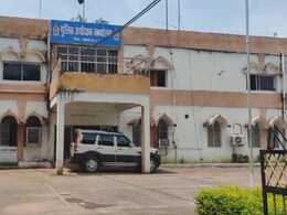 Axis Bank: 85 लाख के लूट में शामिल महिला आरोपी पहुंची जेल, सामने आई ये वजह...