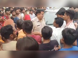 डीडवाना: युवक-युवती को बंधक बनाने की सूचना पर पहुंची पुलिस, आक्रोशित भीड़ ने रोका रास्ता डीडवाना: युवक-युवती को बंधक बनाने की सूचना पर पहुंची पुलिस, आक्रोशित भीड़ ने रोका रास्ता