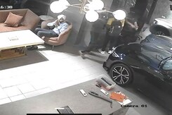 Shooters Fire At Will Inside Delhi Car Showroom, Threaten Employees Shooters Fire At Will Inside Delhi Car Showroom, Threaten Employees