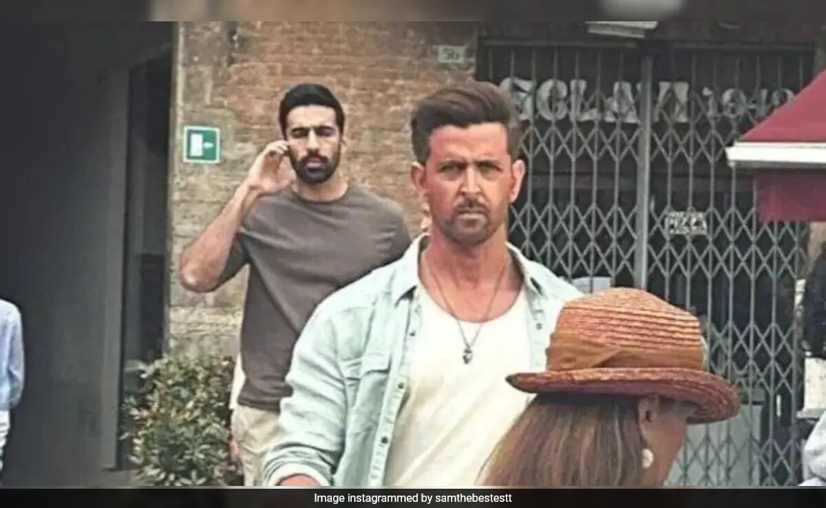 The Many Moods Of Hrithik Roshan In A Viral Video From The Sets Of <i>War 2</i>. Watch