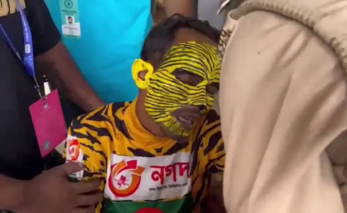 Bangladesh Super Fan In Middle Of Kanpur Test Row ‘Was Abusing Mohammed Siraj’: Report Bangladesh Super Fan In Middle Of Kanpur Test Row ‘Was Abusing Mohammed Siraj’: Report
