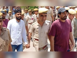 इंद्रचंद अपहरण मामले में आनंदपाल गैंग के चार आरोपी कोर्ट में पेश, छावनी बनी अदालत इंद्रचंद अपहरण मामले में आनंदपाल गैंग के चार आरोपी कोर्ट में पेश, छावनी बनी अदालत
