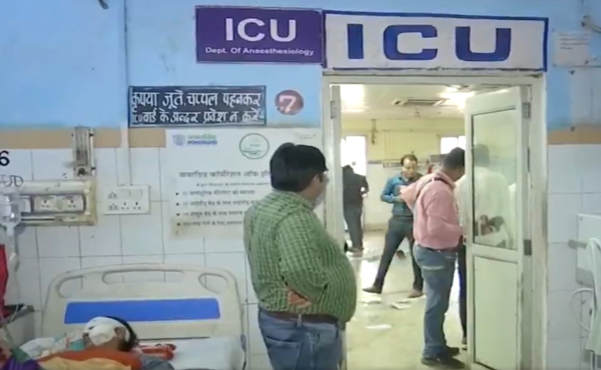 JAH Gwalior: आईसीयू में आग, मौत पर सस्पेंस, बेटे ने कहा- पिता की नब्ज नहीं, डीन बोले- मरीज वेटिंलेटर पर