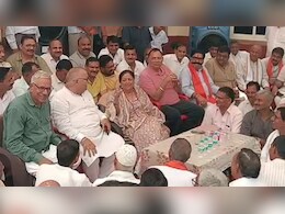 पूर्व मंत्री रोहिताश शर्मा के बेटे की शोकसभा में शामिल हुईं वसुंधरा राजे, 24 अगस्त को हुआ था निधन पूर्व मंत्री रोहिताश शर्मा के बेटे की शोकसभा में शामिल हुईं वसुंधरा राजे, 24 अगस्त को हुआ था निधन