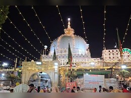 Eid Milad Un Nabi 2024: रंग बिरंगी लाइटों और महकते फूलों से सजाया ख्वाजा का दरबार, देश-विदेश से आए जायरीनों की दिखी भारी भीड़ Eid Milad Un Nabi 2024: रंग बिरंगी लाइटों और महकते फूलों से सजाया ख्वाजा का दरबार, देश-विदेश से आए जायरीनों की दिखी भारी भीड़