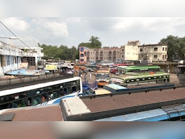 MP News: सड़कों से सरकारी 'परिवहन' गायब,  बिना फिटनेस ओवरलोड बसें सड़कों पर भर रही हैं फर्राटे MP News: सड़कों से सरकारी 'परिवहन' गायब,  बिना फिटनेस ओवरलोड बसें सड़कों पर भर रही हैं फर्राटे