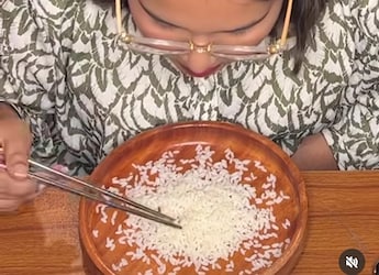 This Bangladeshi Woman Set A World Record By Eating 37 Rice Grains Using Chopsticks This Bangladeshi Woman Set A World Record By Eating 37 Rice Grains Using Chopsticks