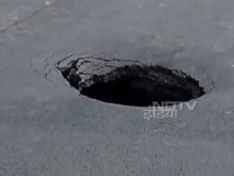 Delhi Mumbai Expressway पर चूहों के कारण हुआ गड्ढा? प्रोजेक्ट डायरेक्टर ने बताई पूरी कहानी