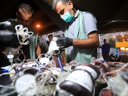 मोबाइल के जमाने में आखिर हिज्बुल्लाह क्यों कर रहा पेजर का इस्तेमाल? समझें कैसे हुआ इसमें धमाका मोबाइल के जमाने में आखिर हिज्बुल्लाह क्यों कर रहा पेजर का इस्तेमाल? समझें कैसे हुआ इसमें धमाका