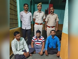 REET परीक्षा में डमी कैंडिडेट बैठाकर नौकरी लेने वाले दो शिक्षक गिरफ्तार, एक दलाल भी पकड़ा REET परीक्षा में डमी कैंडिडेट बैठाकर नौकरी लेने वाले दो शिक्षक गिरफ्तार, एक दलाल भी पकड़ा