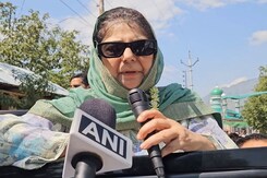 "Filed Cases Against Youths": Mehbooba Mufti Slams Omar Abdullah "Filed Cases Against Youths": Mehbooba Mufti Slams Omar Abdullah
