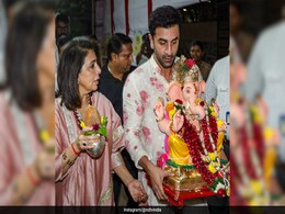 Ranbir Kapoor And Neetu Kapoor Stylishly Bid Goodbye To <i>Ganpati Bappa</i> In Matching Pastel Pink Ethnic Looks Ranbir Kapoor And Neetu Kapoor Stylishly Bid Goodbye To <i>Ganpati Bappa</i> In Matching Pastel Pink Ethnic Looks