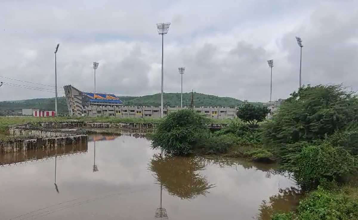 IND vs BAN T20 Match: रनों की बारिश से पहले ही टूट गई ग्वालियर स्टेडियम की दीवार, मैदान में घुसा पानी