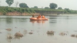 Dholpur News: ऋषि पंचमी पर उफनती पार्वती नदी में बहीं चार लड़कियां, पल भर में ही गहरे पानी में हो गईं लापता