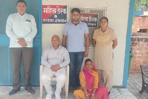 बच्ची को किडनैप करने वाली महिला बच्ची को किडनैप करने वाली महिला