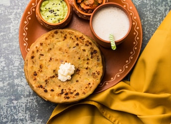 6 Genius Tips For Making the Yummiest Lauki Paratha Ever 6 Genius Tips For Making the Yummiest Lauki Paratha Ever