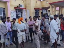 झालावाड़ में गिरी मंदिर की दीवार, महिलाओं और बच्चों समेत एक दर्जन लोग हुए घायल, इलाज जारी झालावाड़ में गिरी मंदिर की दीवार, महिलाओं और बच्चों समेत एक दर्जन लोग हुए घायल, इलाज जारी