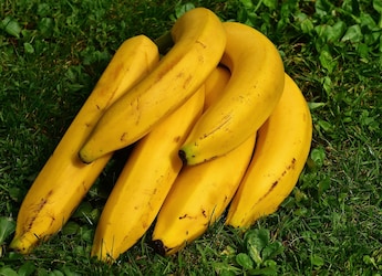 5 Simple Tricks To Keep Bananas Fresh And Spot-Free For Days 5 Simple Tricks To Keep Bananas Fresh And Spot-Free For Days