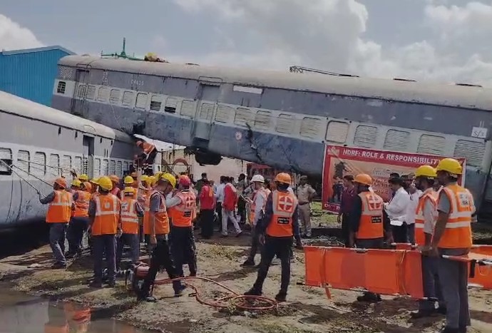 राजस्थान के दौसा में ट्रेन के दो डिब्बे पटरी से उतरने की सूचना गलत थी, ये मॉक ड्रिल थी