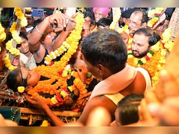 Bastar Dussehra: कांटों के झूले पर बैठ काछनदेवी ने दी बस्तर दशहरा मनाने की अनुमति, जानें पूरी डिटेल 