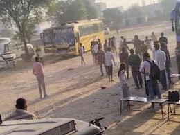 खाटूश्यामजी बस स्टैंड बना जंग का मैदान, विदेशी युवकों के साथ बस चालकों ने क्यों की मारपीट? खाटूश्यामजी बस स्टैंड बना जंग का मैदान, विदेशी युवकों के साथ बस चालकों ने क्यों की मारपीट?