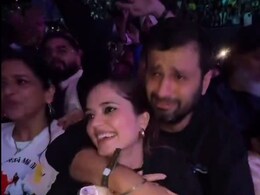 दिलजीत दोसांझ ने कॉन्सर्ट में फैन को गिफ्ट कर दी अपनी जैकेट, ये देख इतना रोया पति कि इंटरनेट पर बन गया मजाक दिलजीत दोसांझ ने कॉन्सर्ट में फैन को गिफ्ट कर दी अपनी जैकेट, ये देख इतना रोया पति कि इंटरनेट पर बन गया मजाक