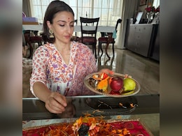 "Eat, Pray, Dance": A Sneak Peek Into Soha Ali Khan's Durga Puja Celebrations