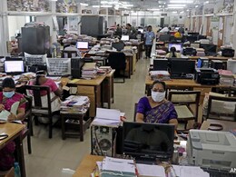 Govt Employee : राज्य सरकारी कर्मचाऱ्यांना गुड न्यूज; पेन्शनबाबत सरकारचा मोठा निर्णय Govt Employee : राज्य सरकारी कर्मचाऱ्यांना गुड न्यूज; पेन्शनबाबत सरकारचा मोठा निर्णय
