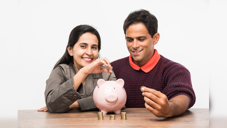 SIP Investment: पत्नी ने पति से मिले पैसों से शुरू की SIP, तो किसके खाते से कटेगा टैक्स? जान लीजिए इनकम टैक्स का ये नियम