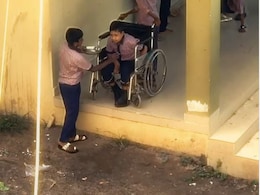 सच्ची दोस्ती ऐसी होती है... व्हीलचेयर पर बैठे दिव्यांग दोस्त के लिए बच्चे ने किया कुछ ऐसा, Video ने लाखों दिल जीत लिए सच्ची दोस्ती ऐसी होती है... व्हीलचेयर पर बैठे दिव्यांग दोस्त के लिए बच्चे ने किया कुछ ऐसा, Video ने लाखों दिल जीत लिए