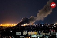 Israel Attack on Iran: इजरायल ने ईरान सैन्य ठिकानों पर किया बड़ा हमला Israel Attack on Iran: इजरायल ने ईरान सैन्य ठिकानों पर किया बड़ा हमला