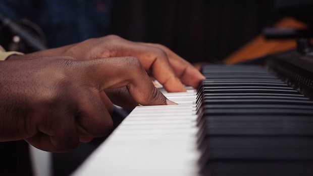 Best Deals On Musical Keyboards From Flipkart