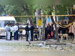 क्या सिर्फ मैसेज देने के लिए CRPF स्कूल के पास किया गया बम धमाका? घटना से मिल रहे कई संकेत क्या सिर्फ मैसेज देने के लिए CRPF स्कूल के पास किया गया बम धमाका? घटना से मिल रहे कई संकेत