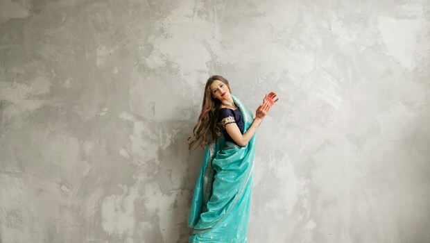 Best Deals On ITRH Saree Collection From Myntra